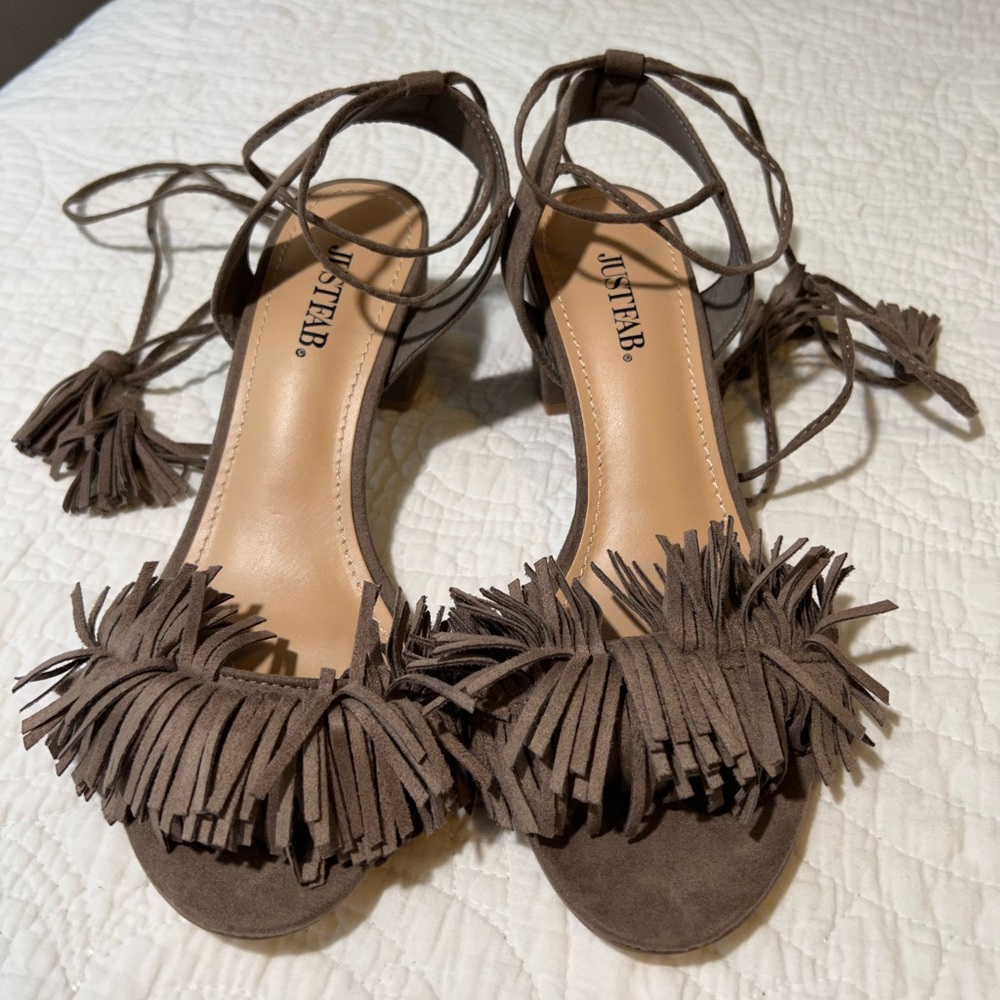 Just Fab taupe square heel sandals with fringe. Size 7